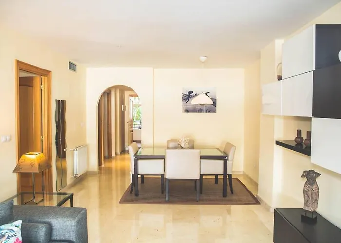 Espacioso En Guadalmina - Apartament