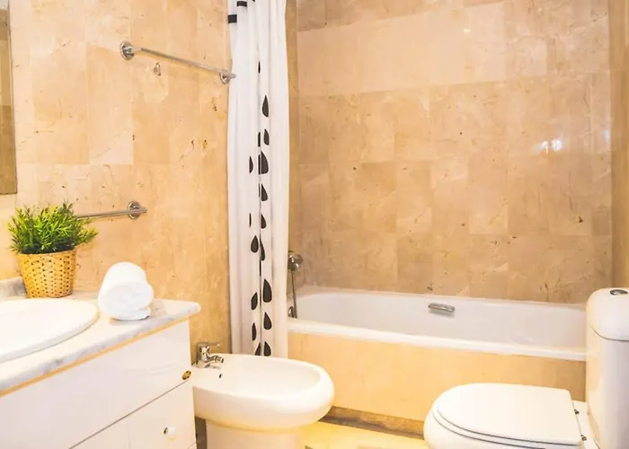 Espacioso En Guadalmina - Apartamento